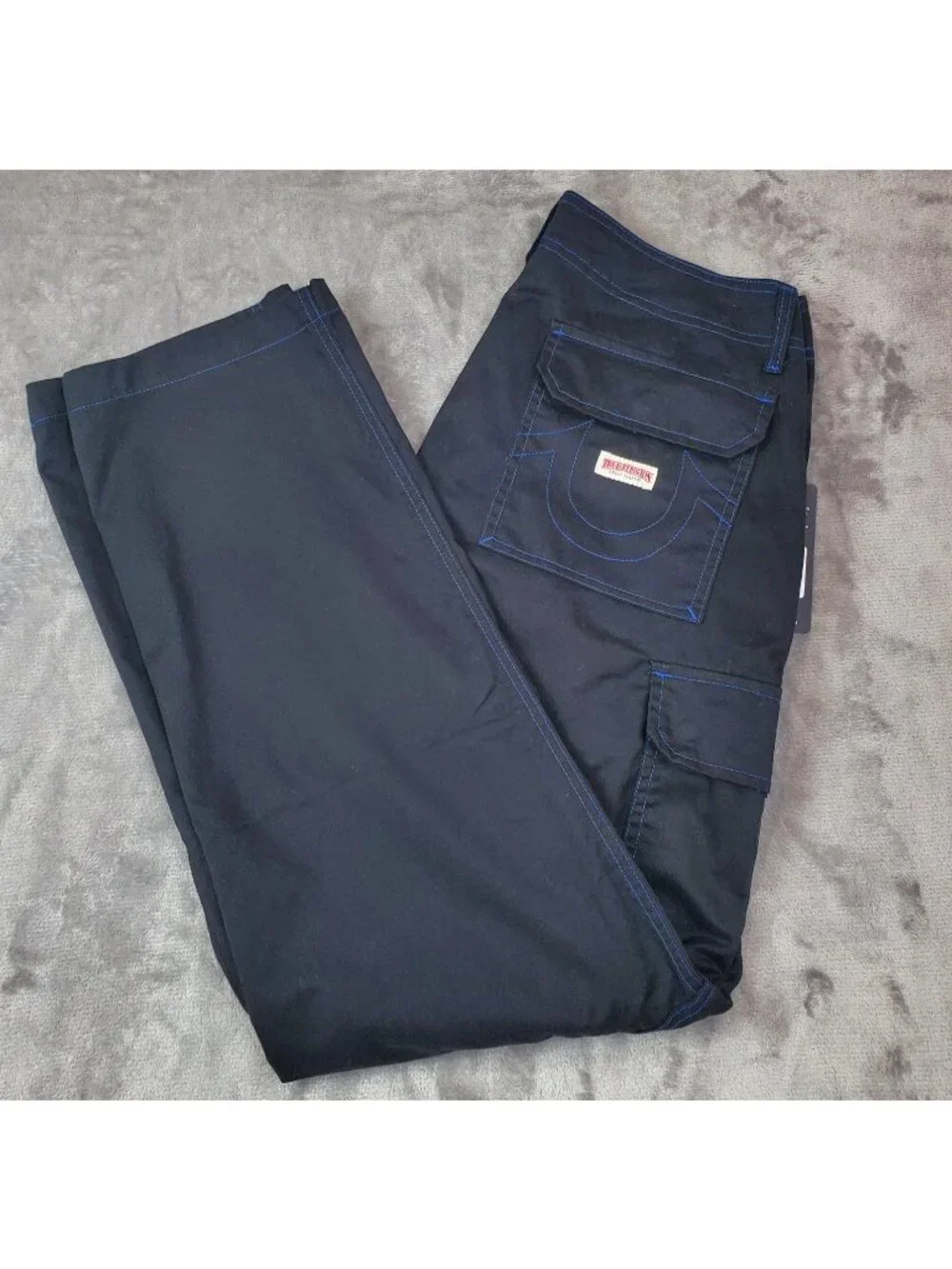 True Religion Cargo Pants Jet Black Pacific Blue Stitch Mens Size 32 NEW $159
